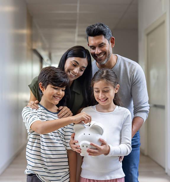 Equipo analizando estrategia en reunión